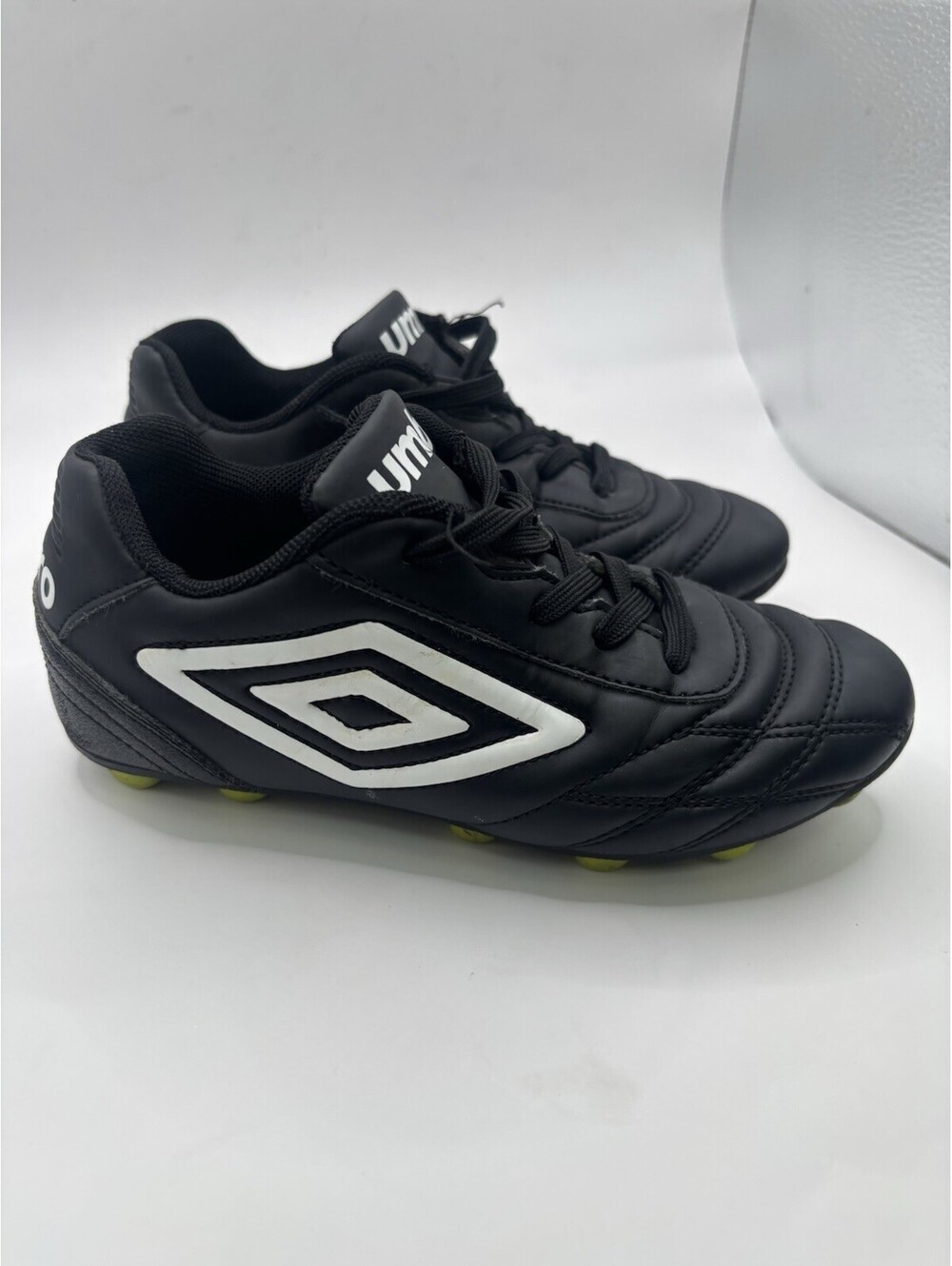 Umbro Youth Soccer Cleats Black US Size 13 Football Boots